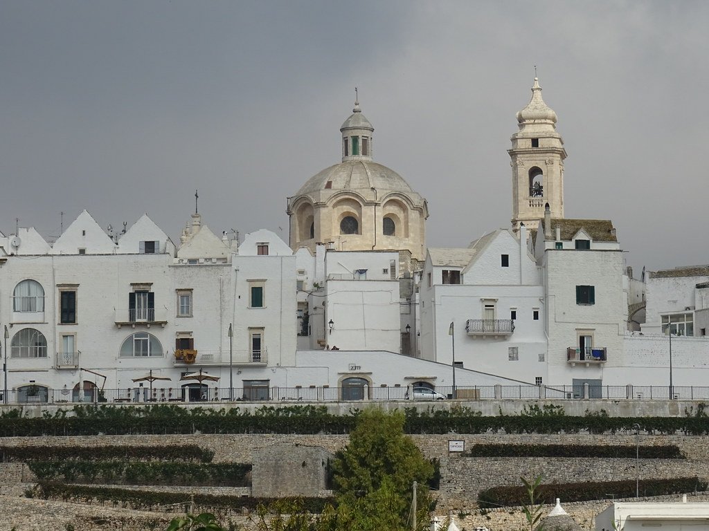 Les maisons blanches de Locorotondo, dans la vallée d’Itria